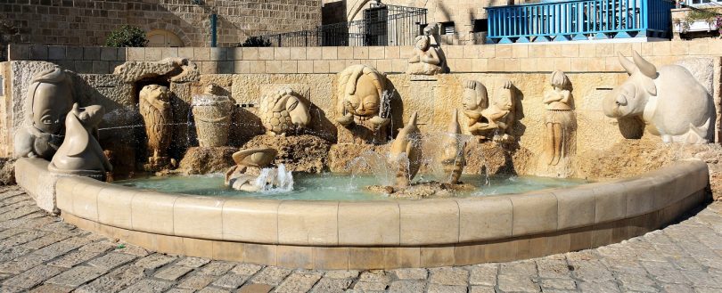 Sternzeichenbrunnen/Zodiac Fountain